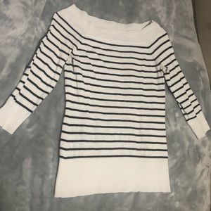 Quarter sleeve top